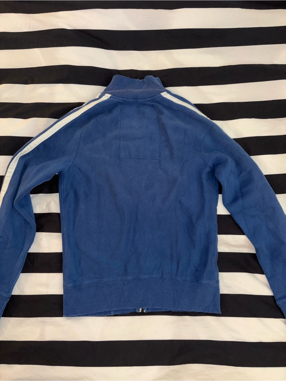 Vintage Abercrombie & Fitch Blue Zip Muscle Fit Sweater - Picture 2 of 3